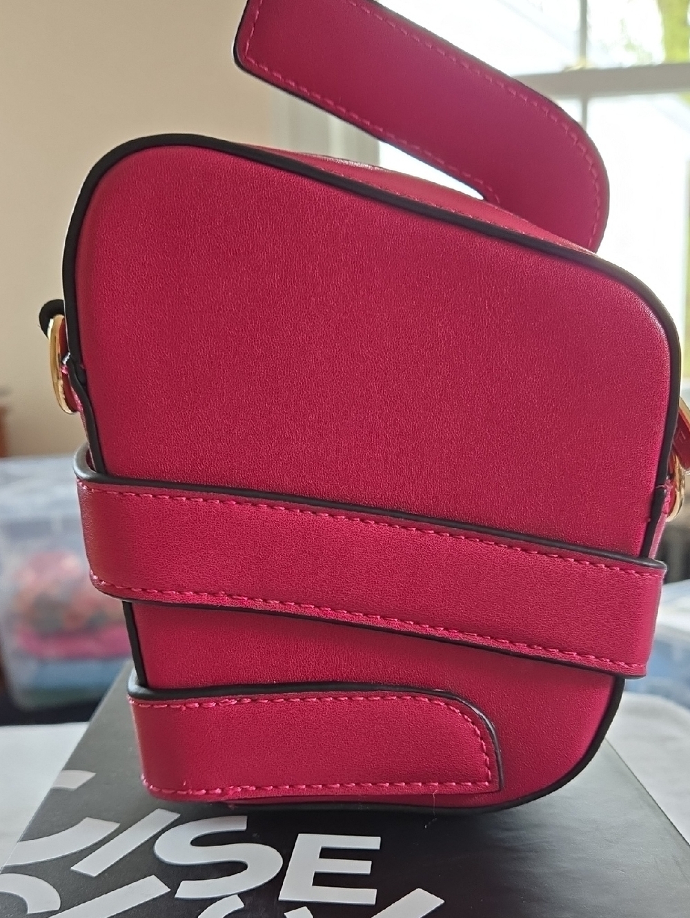 Cise Rasberry Cross Body Bag - Picture 2 of 9